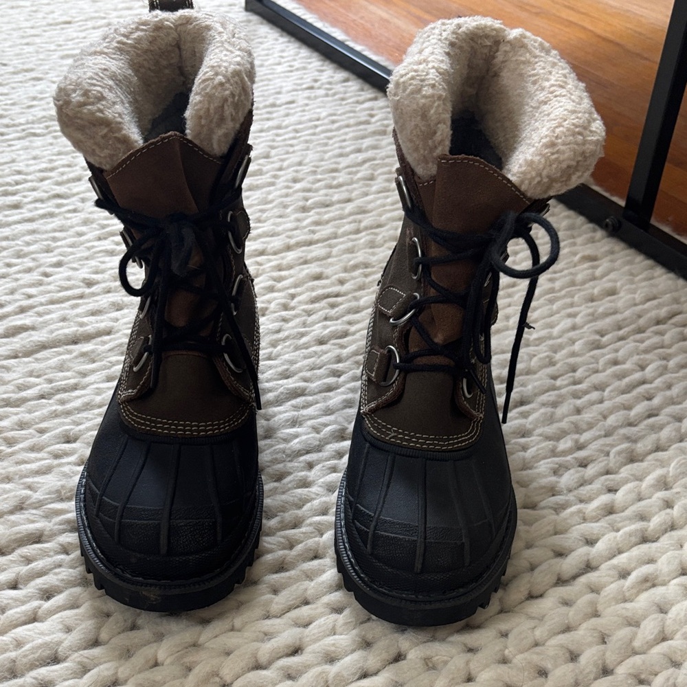 L.L. Bean Kids Black and Brown Snow Boots